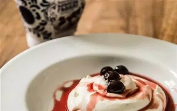 Skyr med Amarena