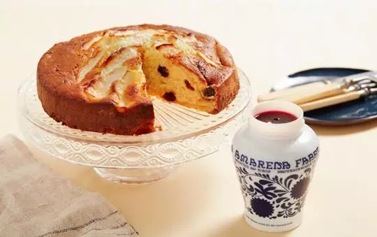 Æblekage med Amarena